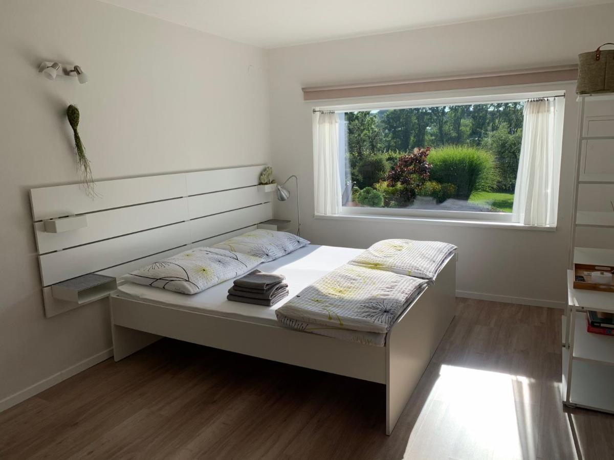 Studiovy Apartman V Zahrade โปลิเซ นาด เมตูยิ ภายนอก รูปภาพ