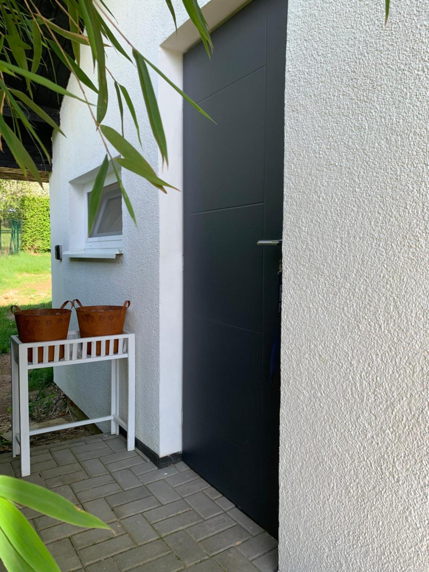 Studiovy Apartman V Zahrade โปลิเซ นาด เมตูยิ ภายนอก รูปภาพ