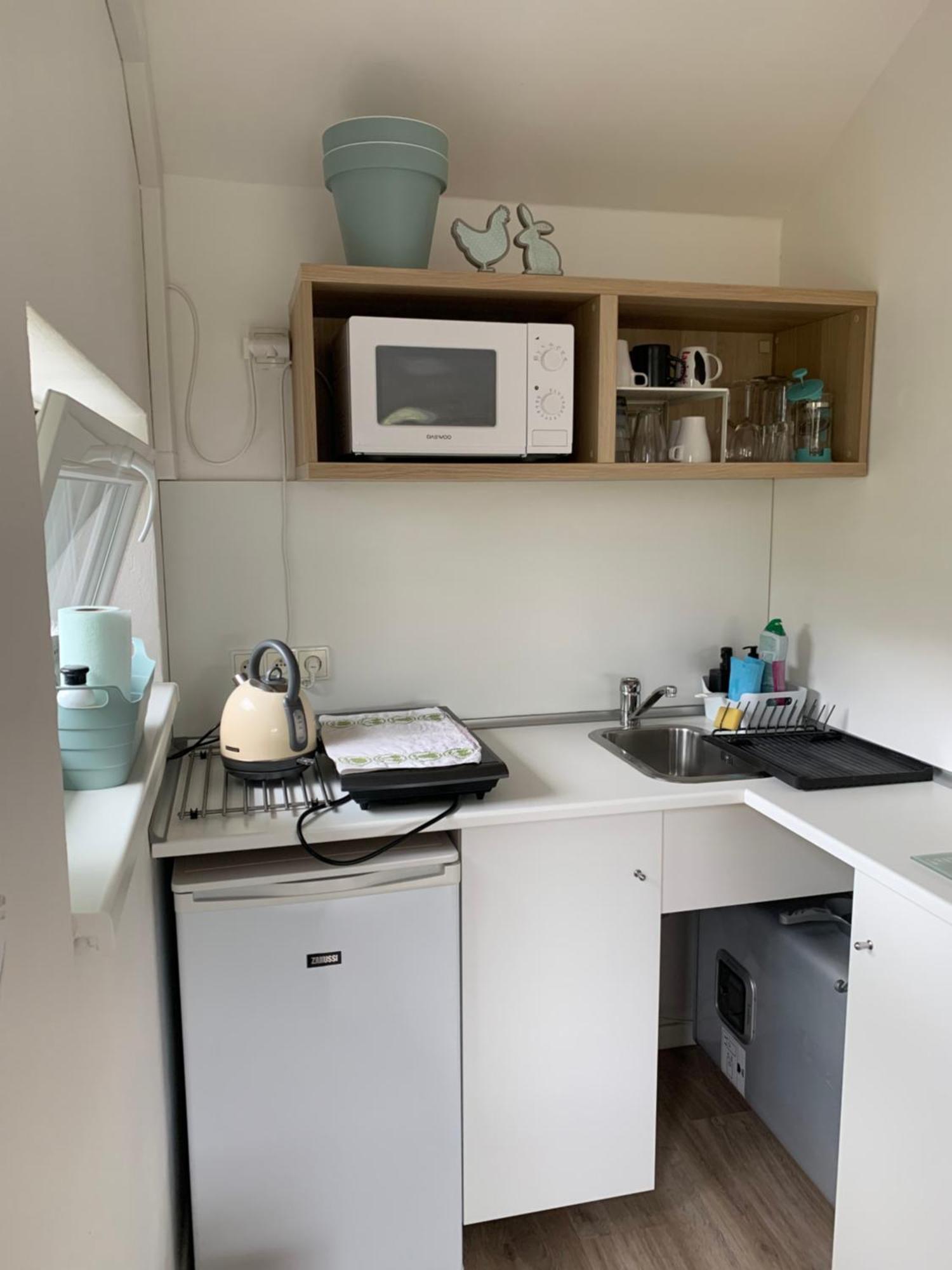 Studiovy Apartman V Zahrade โปลิเซ นาด เมตูยิ ภายนอก รูปภาพ